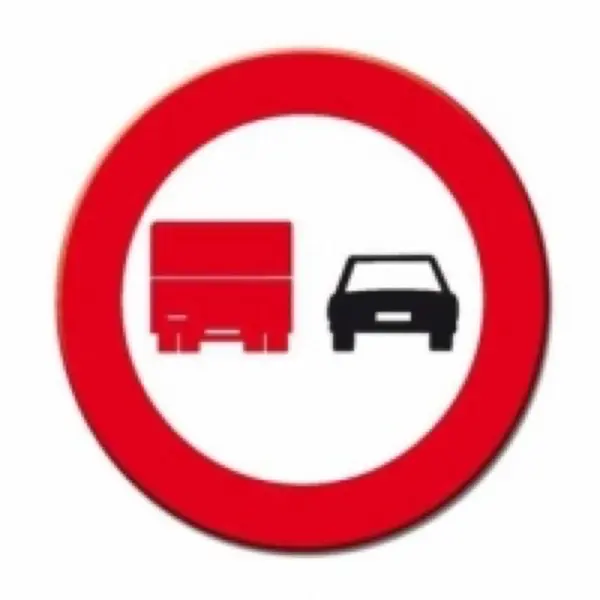 Imagen de apoyo para la pregunta: Circula con un turismo, ¿le prohíbe esta señal realizar un adelantamiento?