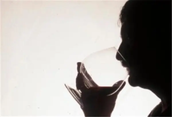 Imagen de apoyo para la pregunta: El alcohol, ¿influye en el proceso de toma de decisiones del conductor?