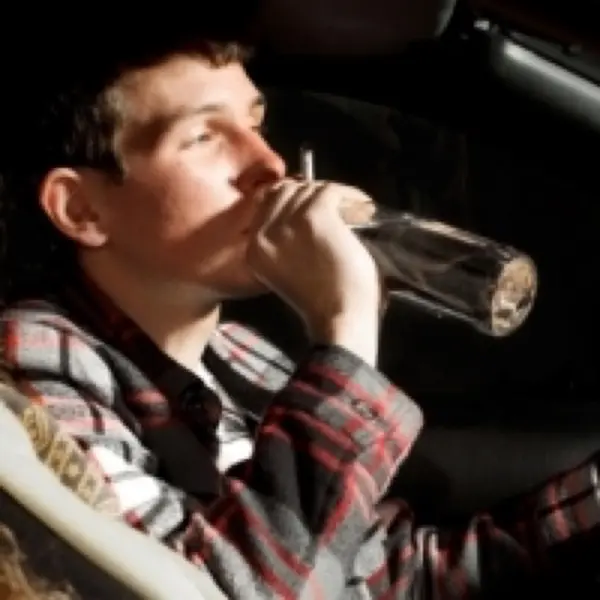 Imagen de apoyo para la pregunta: En general conduciendo bajo los efectos del alcohol, ¿cuál es el momento más peligroso para la conducción?