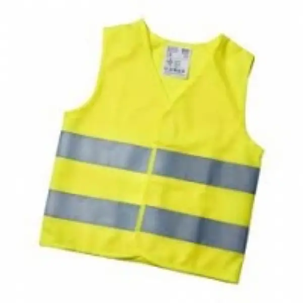 Imagen de apoyo para la pregunta: En una vía interurbana, ¿debe ponerse el chaleco reflectante quien salga a cambiar una rueda y ocupe la calzada o el arcén?