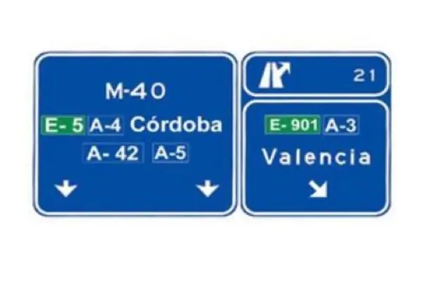 Imagen de apoyo para la pregunta: Estas señales, sobre autopista o autovía, indican salida inmediata hacia...