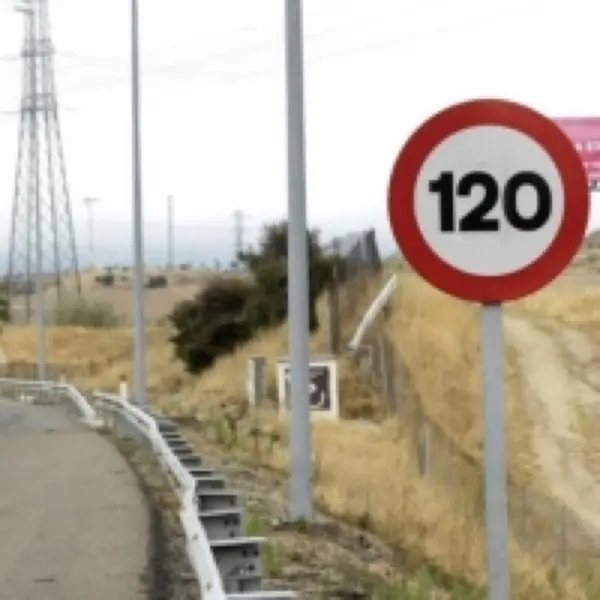 Imagen de apoyo para la pregunta: Los límites de velocidad se establecen para garantizar...